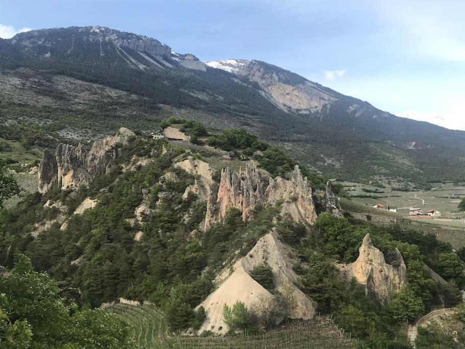 La Maisonnette : Charmante Maison Independante Salgesch Bagian luar foto