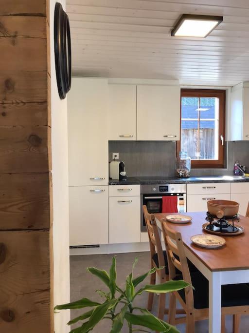 La Maisonnette : Charmante Maison Independante Salgesch Bagian luar foto